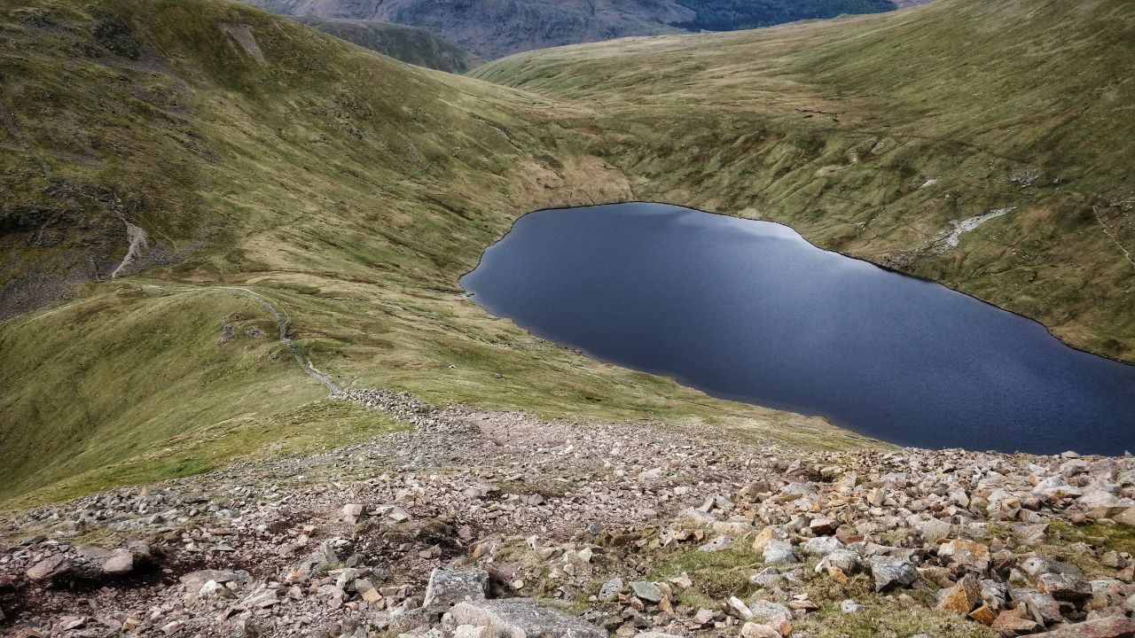Tarn at the bottom of Dollywaggon Pike