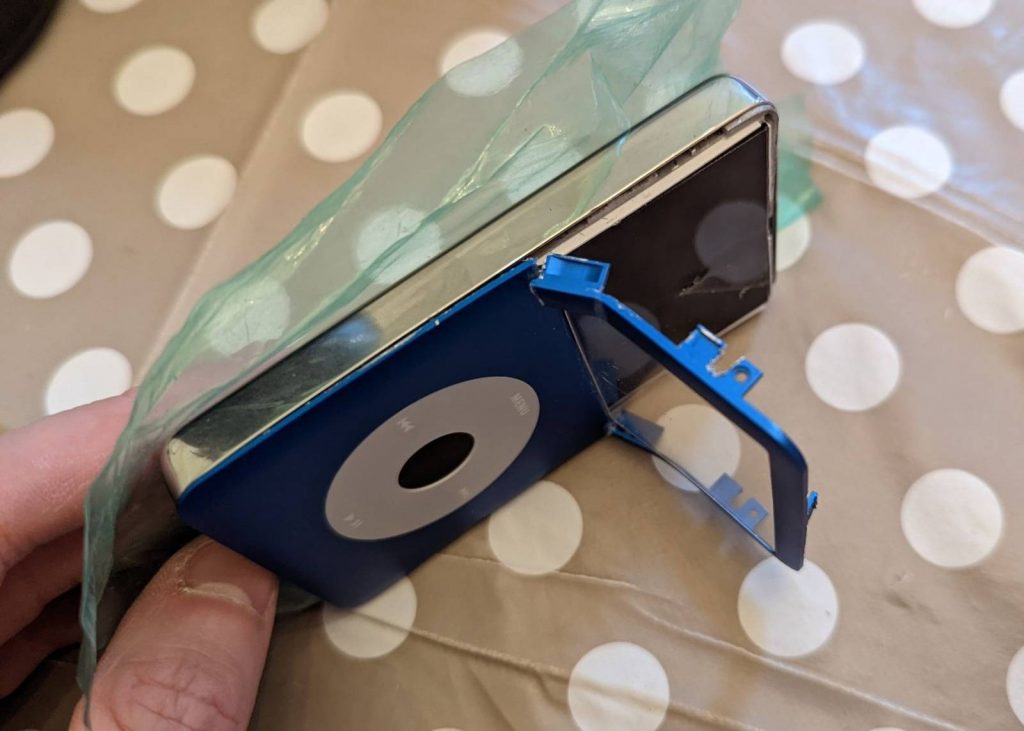 iPod Classic with broken front casing